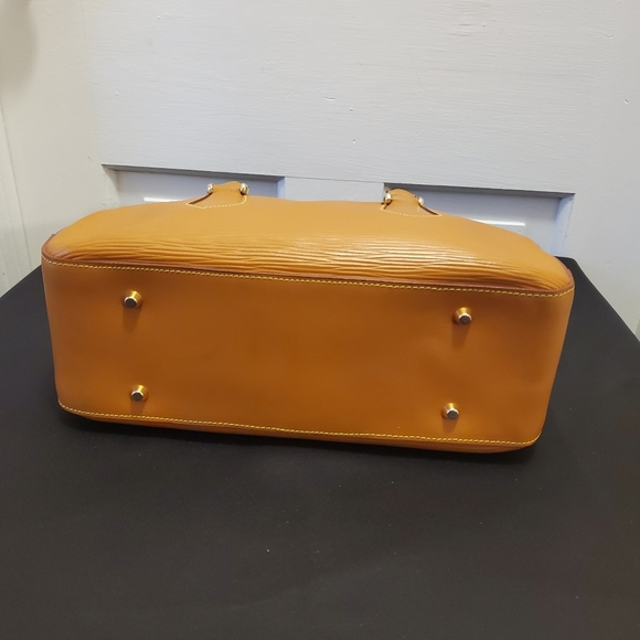 Bonini Italian leather Zip close Satchel - Picture 8 of 10